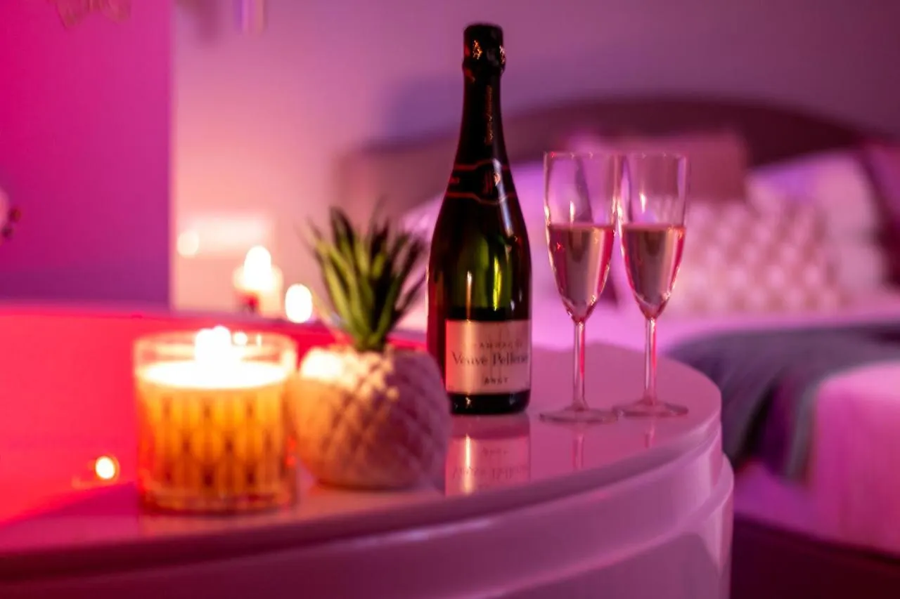 4 Star Suite Spa - Self Check-In Boloňa