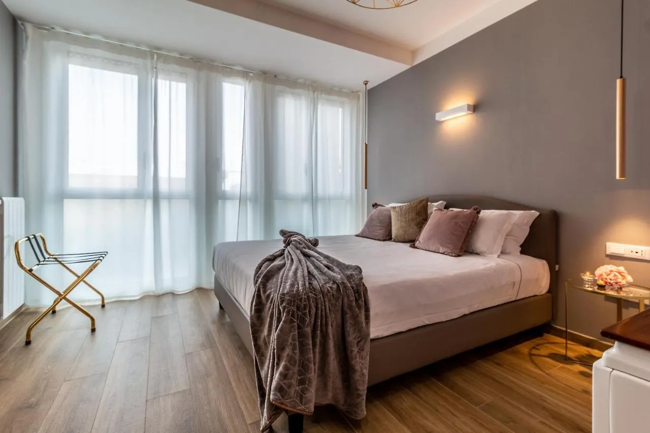 Guest house 4 Star Suite Spa - Self Check-In Bologna Italy