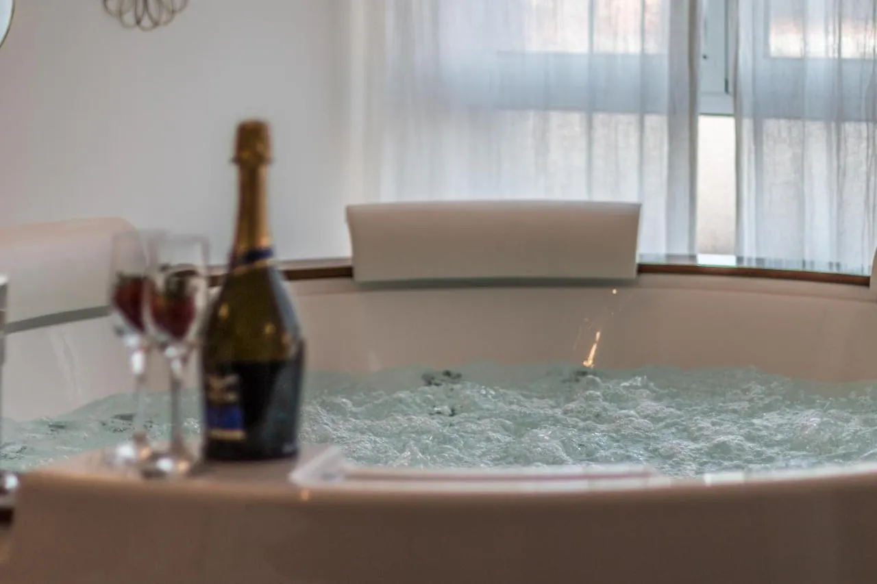 Guest house 4 Star Suite Spa - Self Check-In Bologna Italy